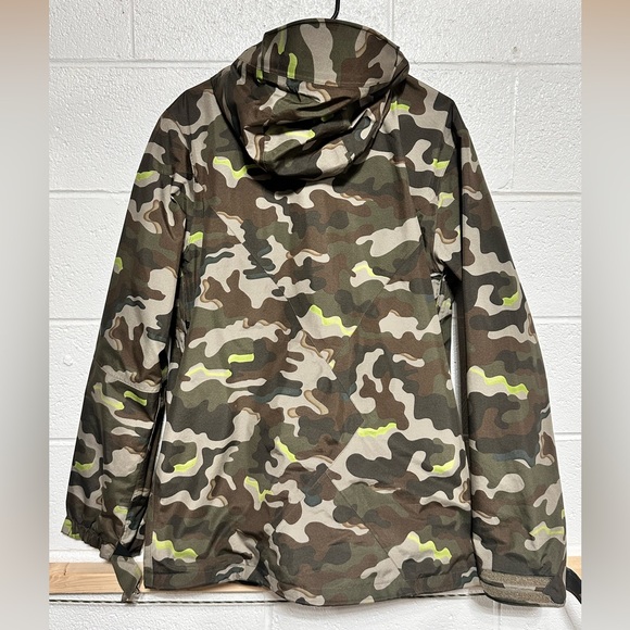 Volcom Gore-Tex camo jacket—weatherproof & unstoppable style! #Volcom #GoreTex!🔥 - Picture 4 of 10
